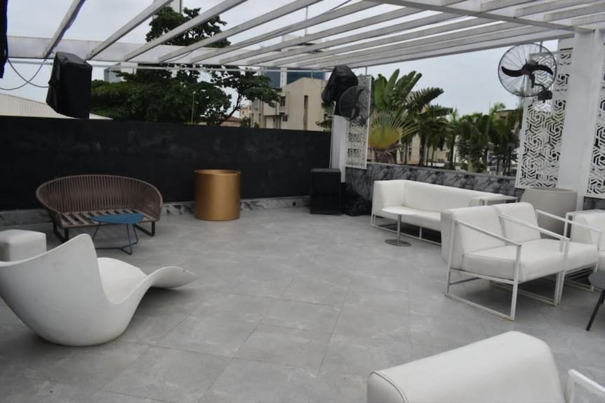 Jada Hotel And Suits Лагос Екстериор снимка